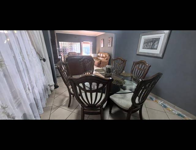 4 BEDROOM HOUSE FOR SALE IN LINDHAVEN